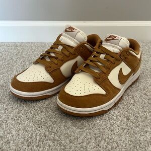 Brown/Tan Nike Dunks size 6
